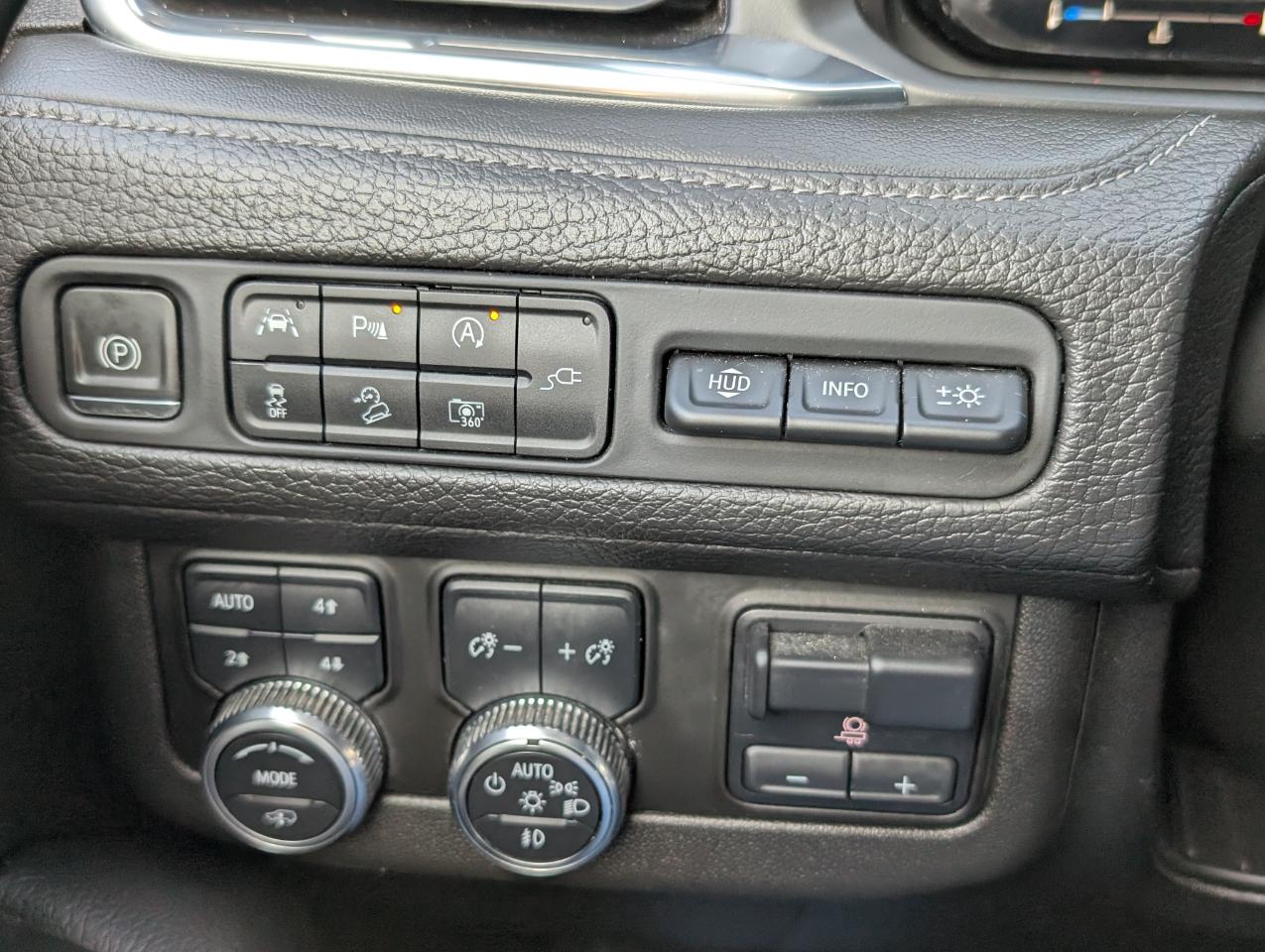 GMC Yukon XL 4WD 4dr Denali 2022