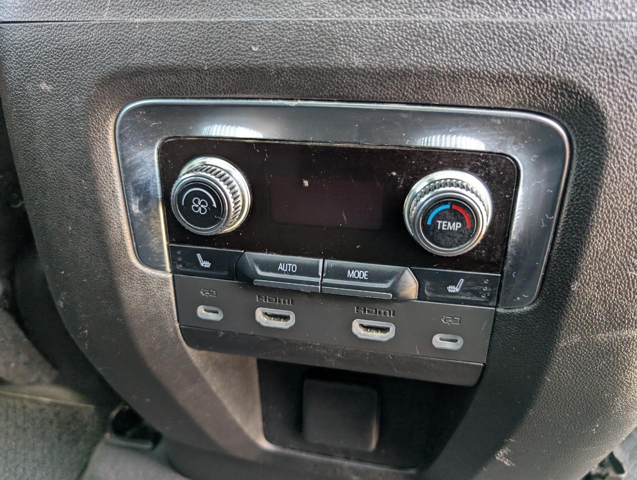 GMC Yukon XL 4WD 4dr Denali 2022