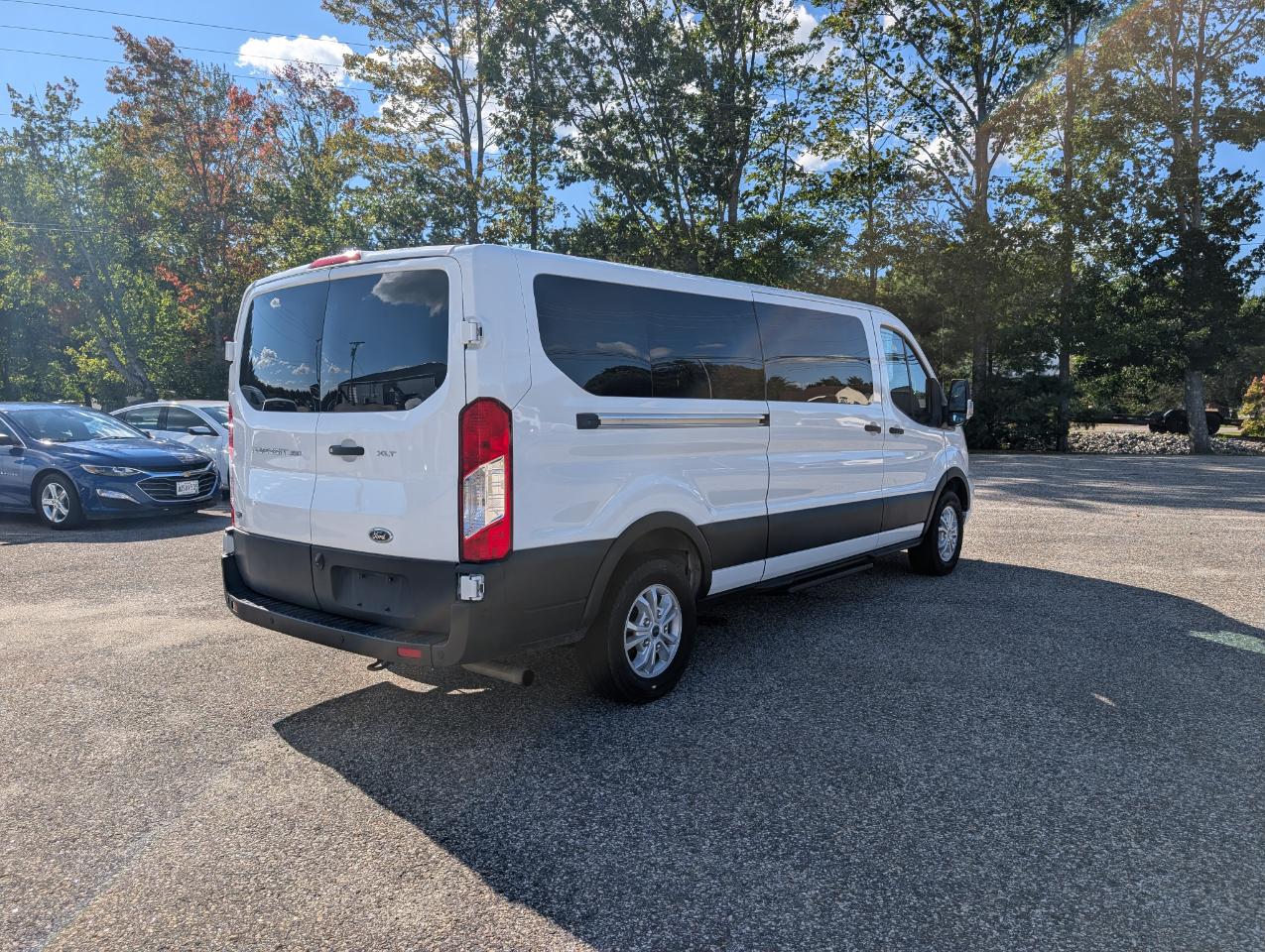 Ford Transit Passenger Wagon T-350 148" Low Roof XLT RWD 2021