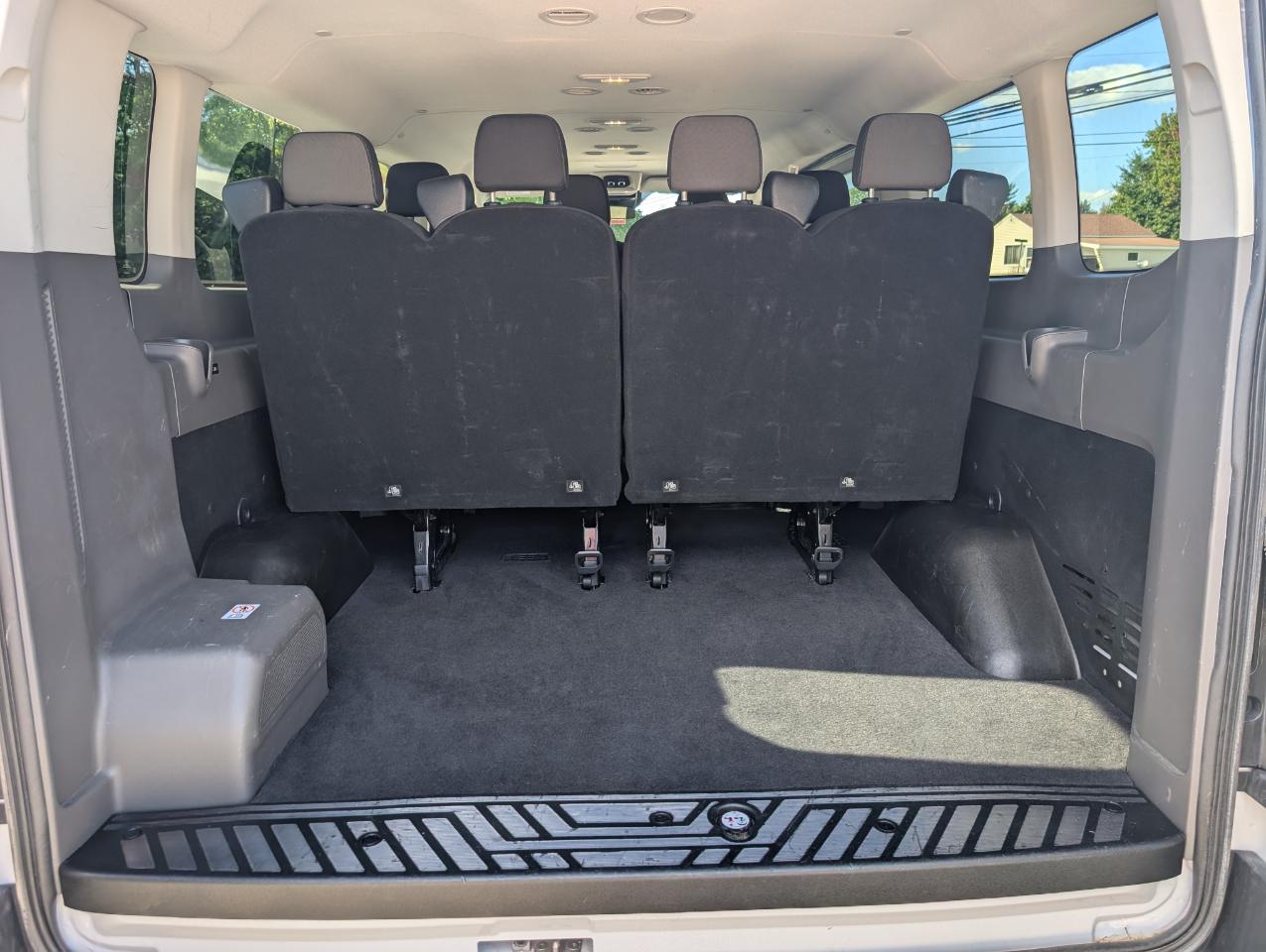 Ford Transit Passenger Wagon T-350 148" Low Roof XLT RWD 2021