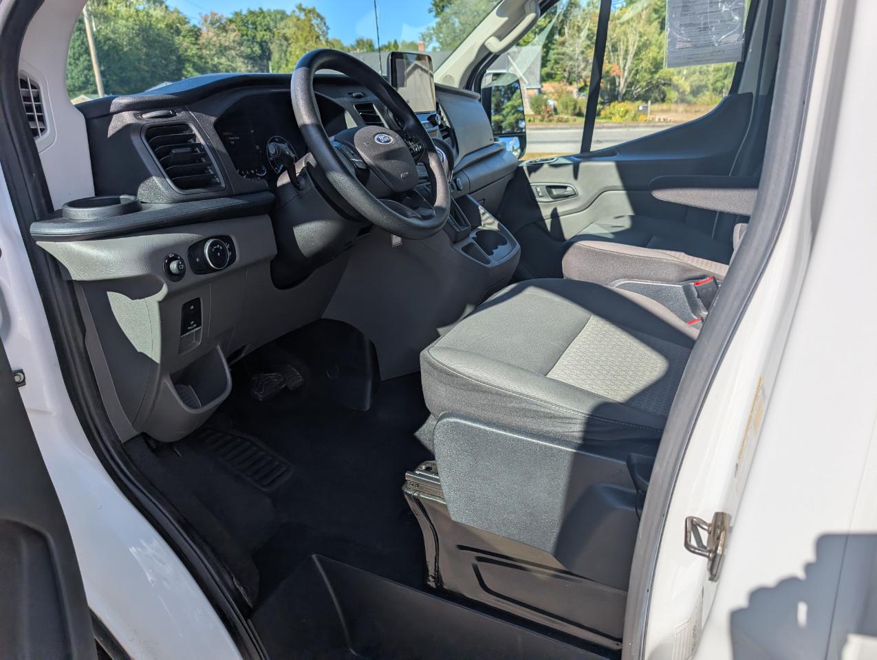 Ford Transit Passenger Wagon T-350 148" Low Roof XLT RWD 2021