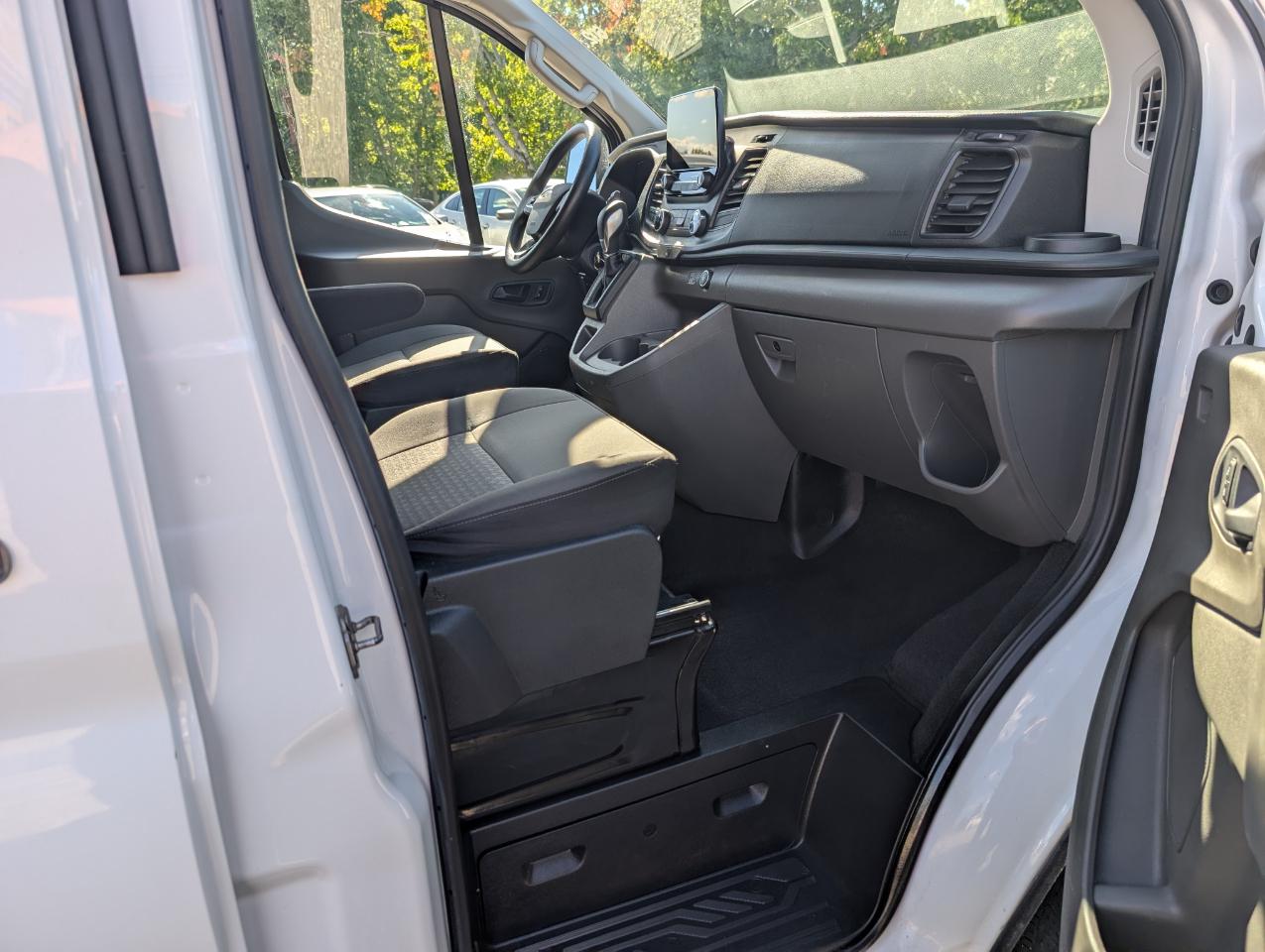 Ford Transit Passenger Wagon T-350 148" Low Roof XLT RWD 2021