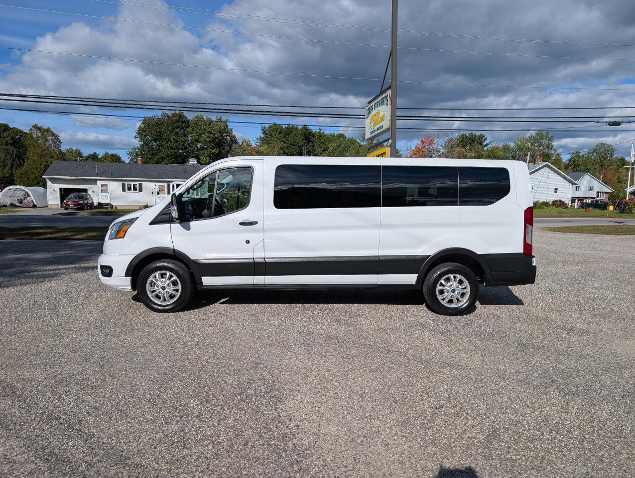 Ford Transit Passenger Wagon T-350 148" Low Roof XLT RWD 2021