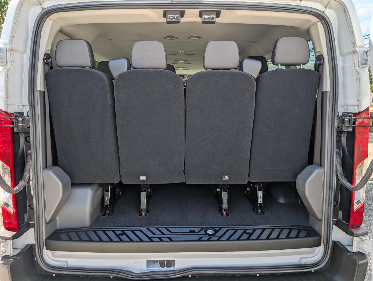 Ford Transit Passenger Wagon T-350 148" Low Roof XLT RWD 2021