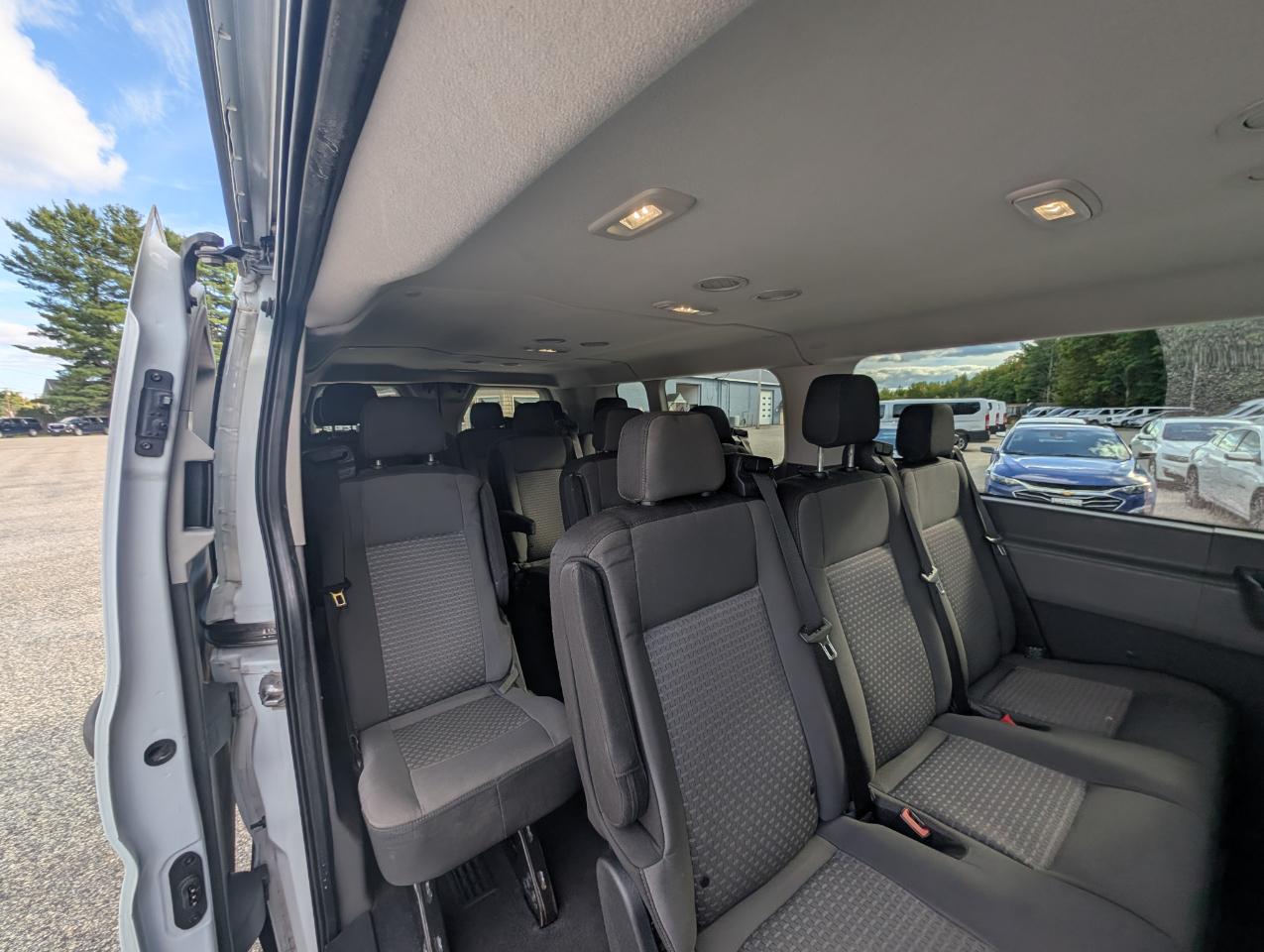 Ford Transit Passenger Wagon T-350 148" Low Roof XLT RWD 2021