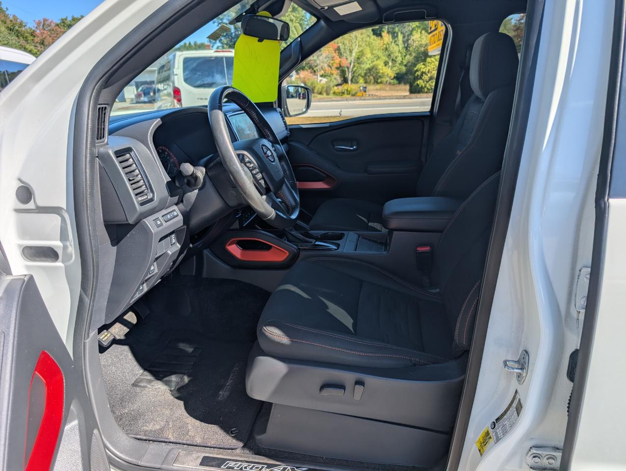 Nissan Frontier Crew Cab 4x4 PRO-4X Auto *Ltd Avail* 2023