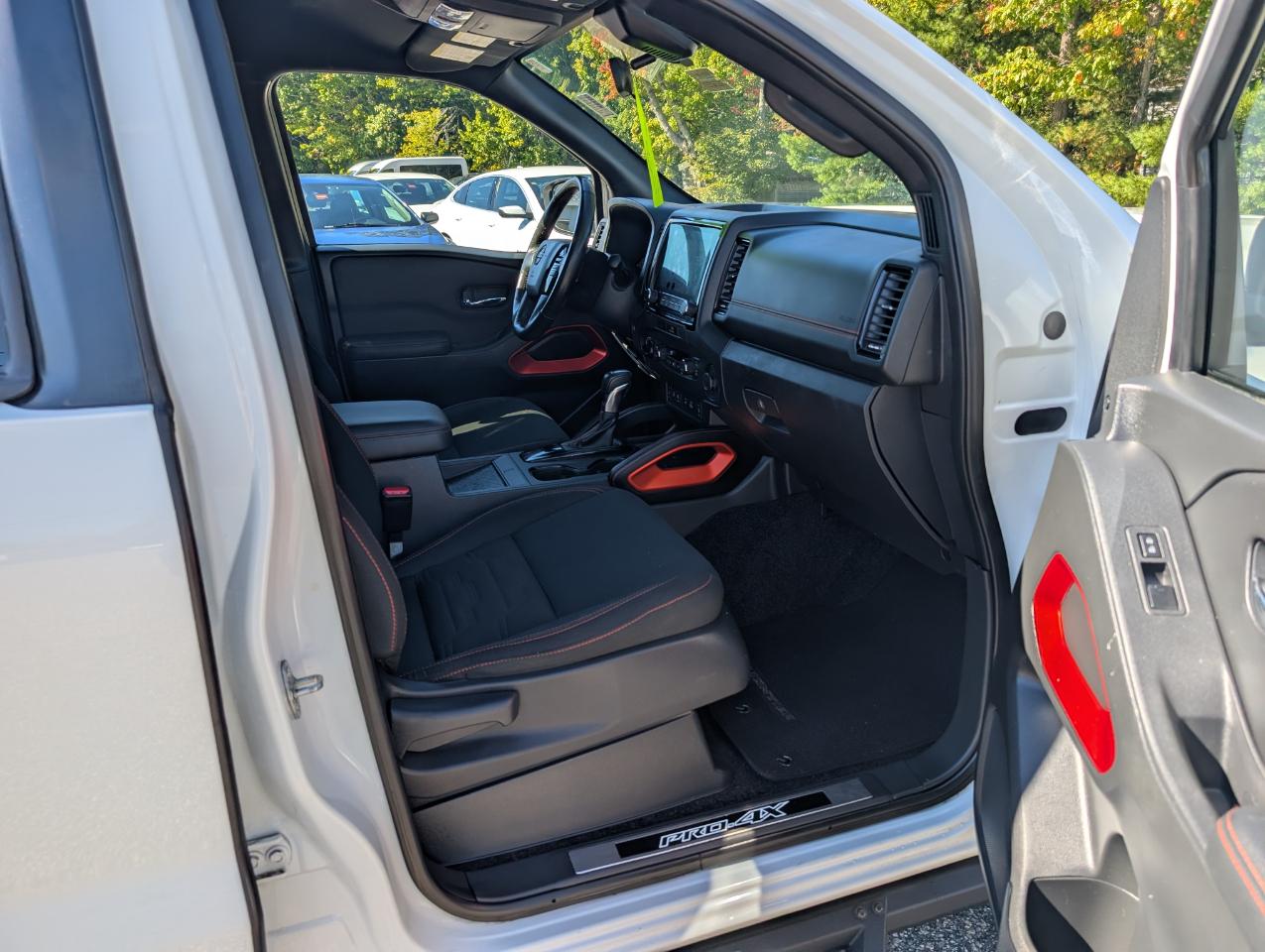 Nissan Frontier Crew Cab 4x4 PRO-4X Auto *Ltd Avail* 2023