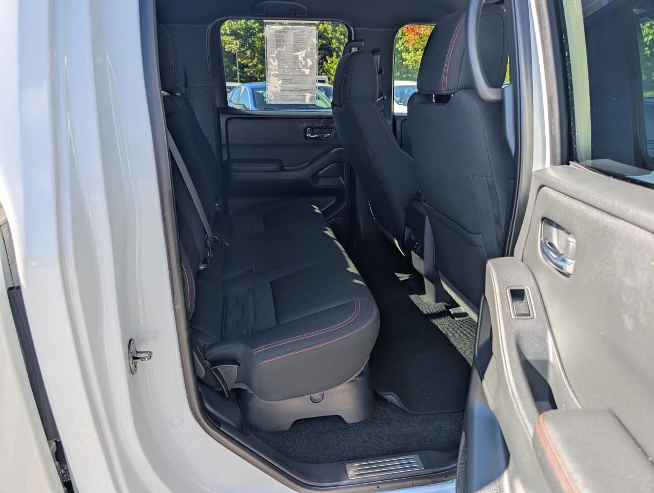 Nissan Frontier Crew Cab 4x4 PRO-4X Auto *Ltd Avail* 2023