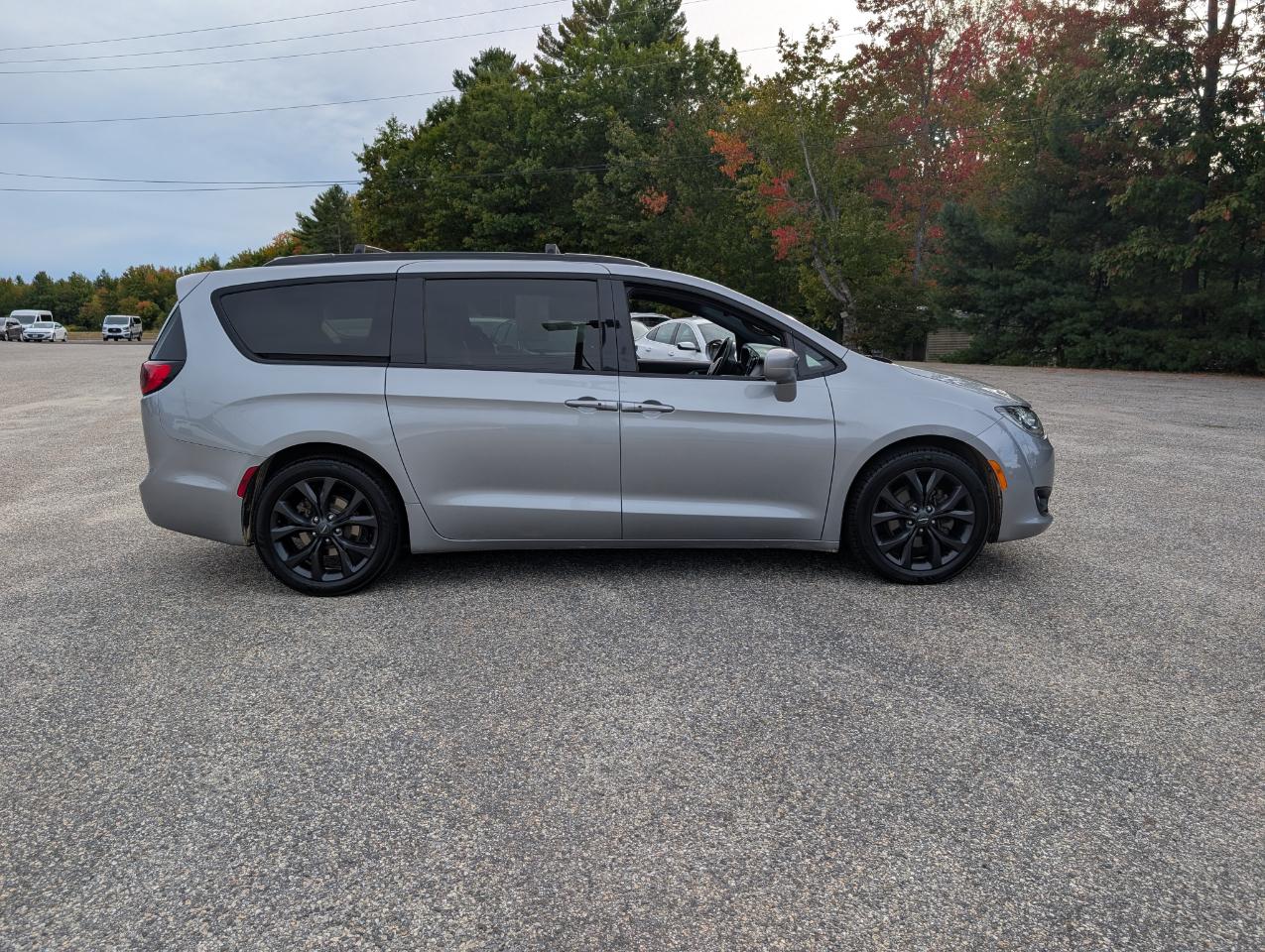 Chrysler Pacifica Touring L FWD 2020