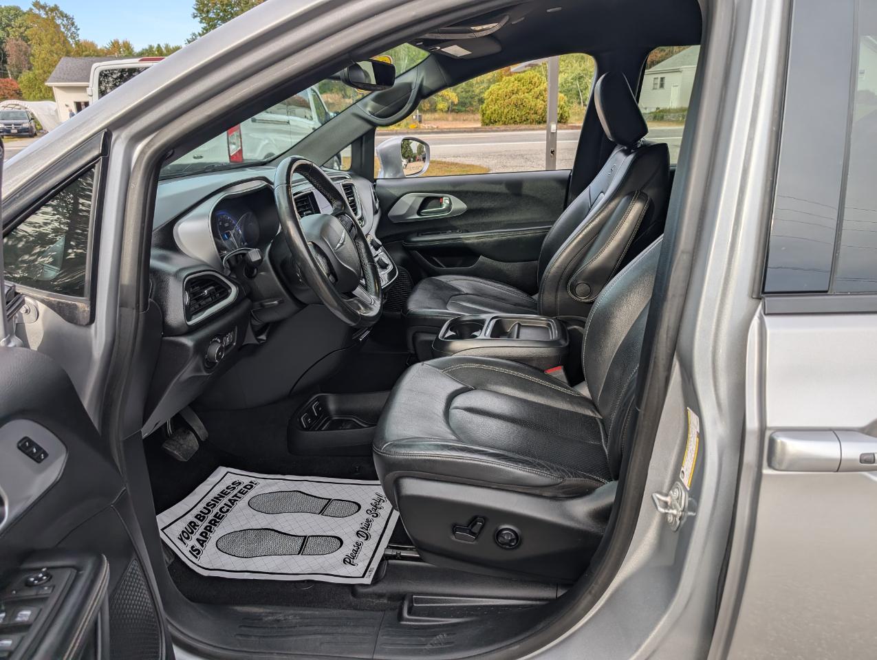 Chrysler Pacifica Touring L FWD 2020