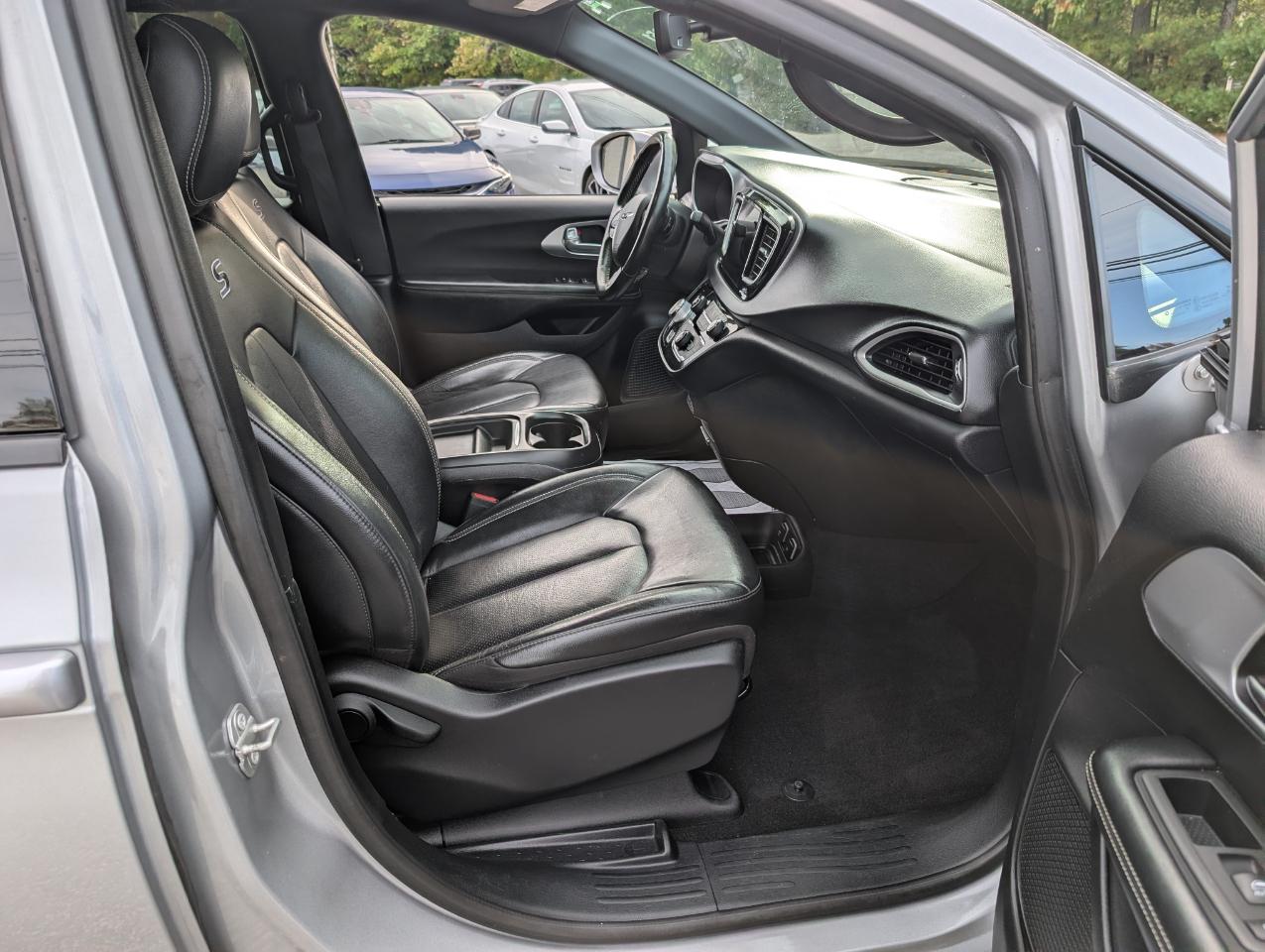 Chrysler Pacifica Touring L FWD 2020