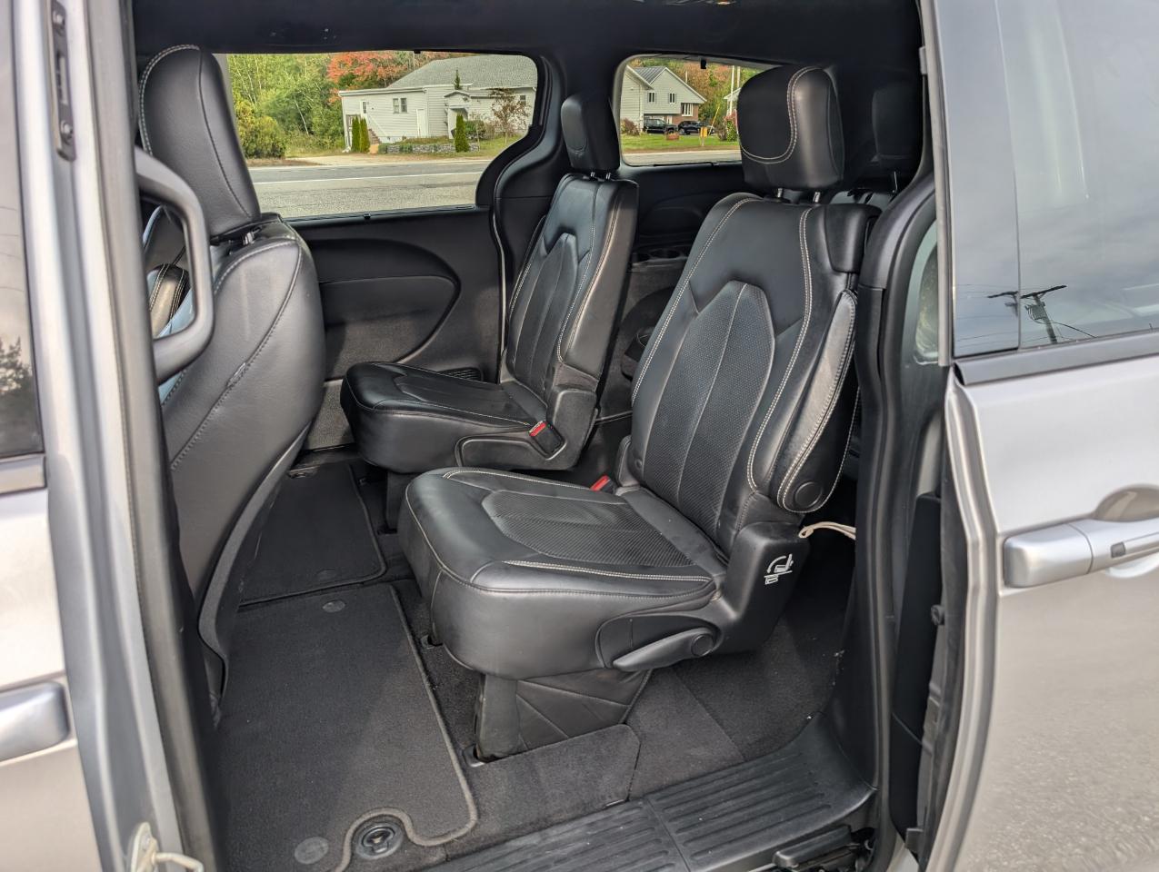 Chrysler Pacifica Touring L FWD 2020