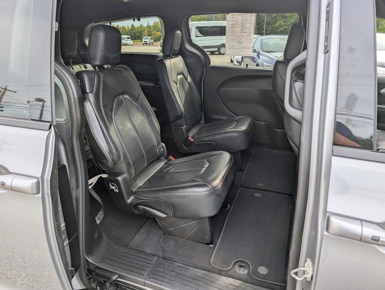 Chrysler Pacifica Touring L FWD 2020