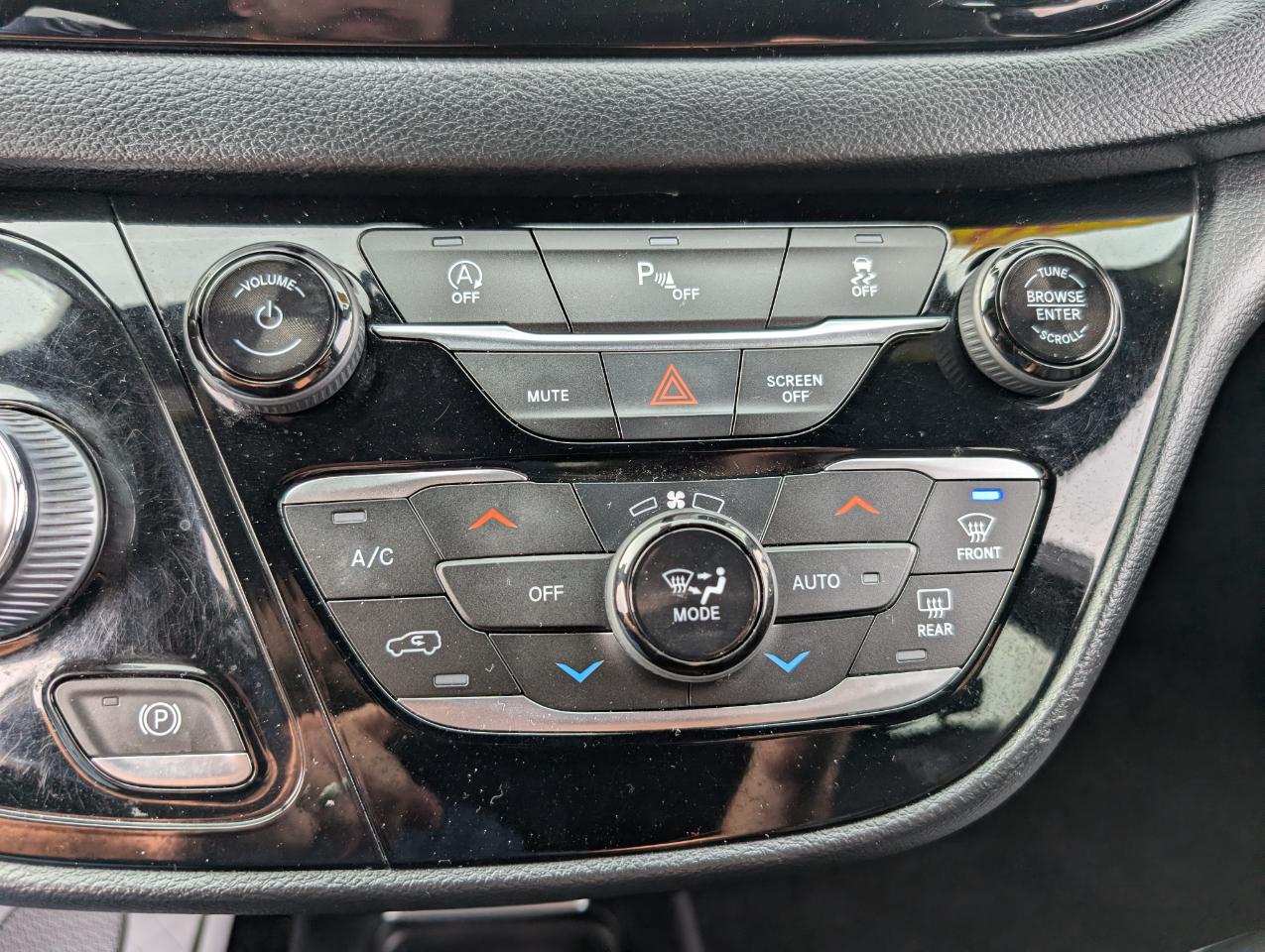 Chrysler Pacifica Touring L FWD 2020