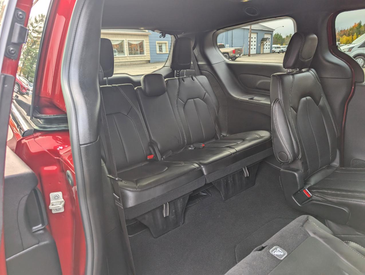 Chrysler Pacifica Select FWD 2026