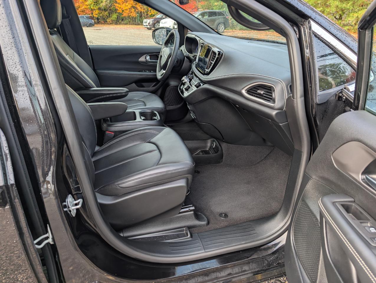 Chrysler Pacifica Select FWD 2026