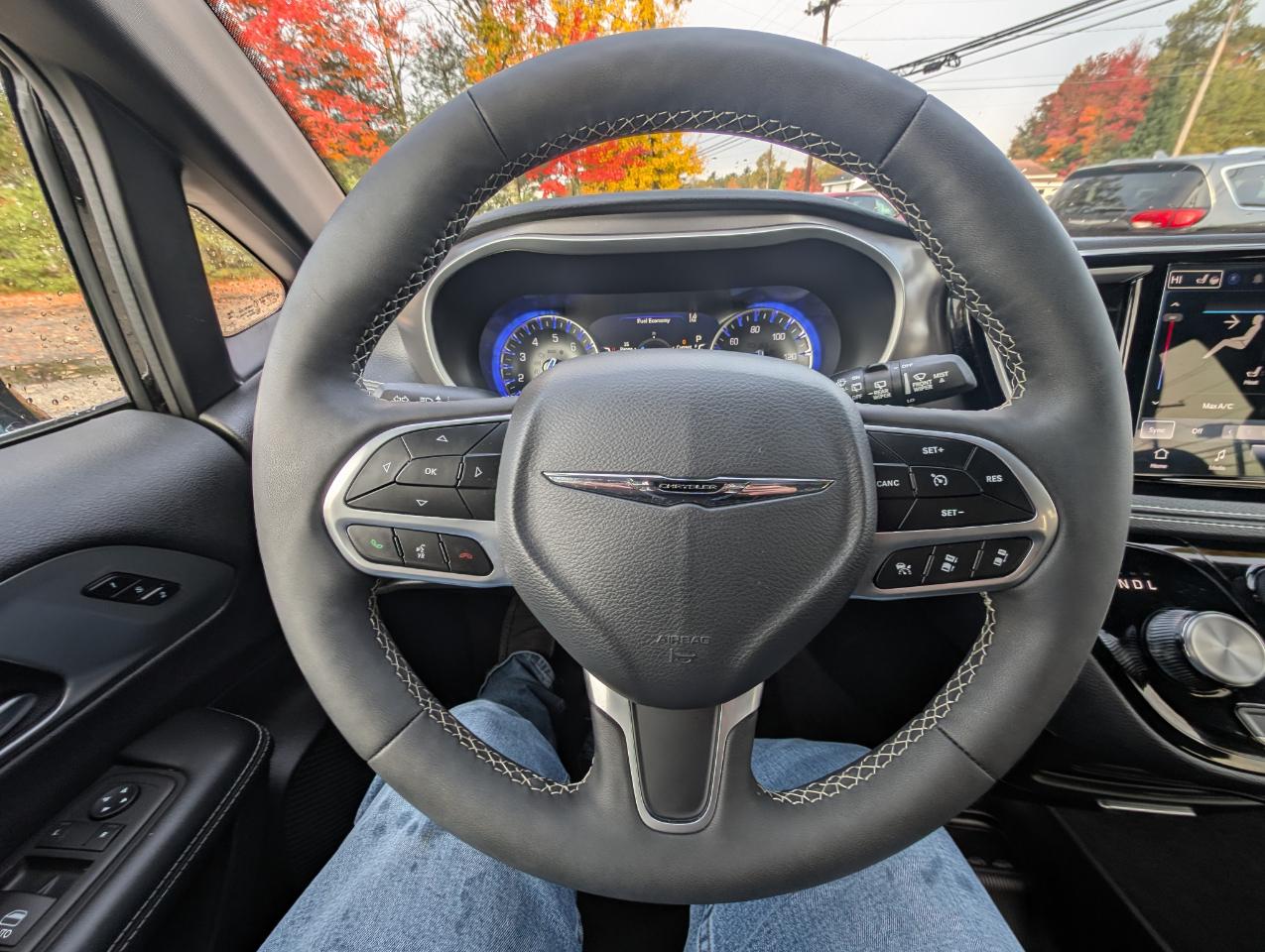 Chrysler Pacifica Select FWD 2026