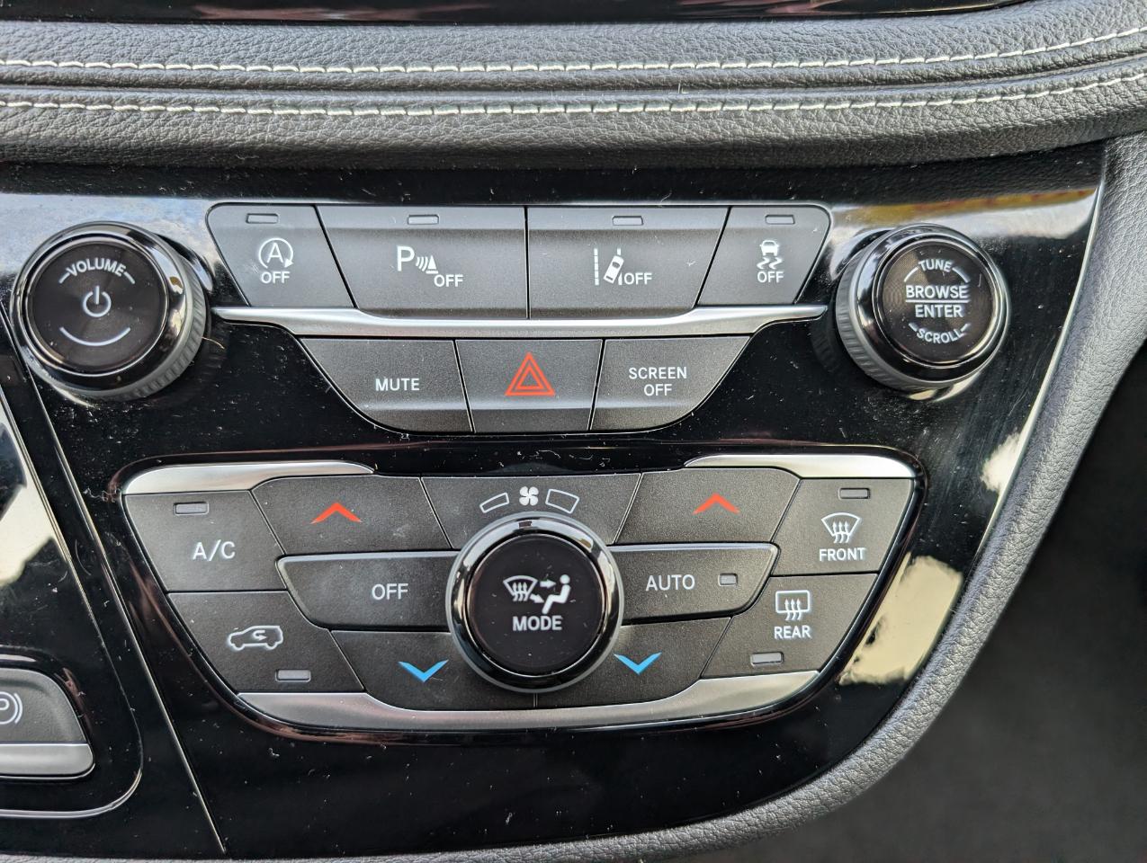 Chrysler Pacifica Select FWD 2026