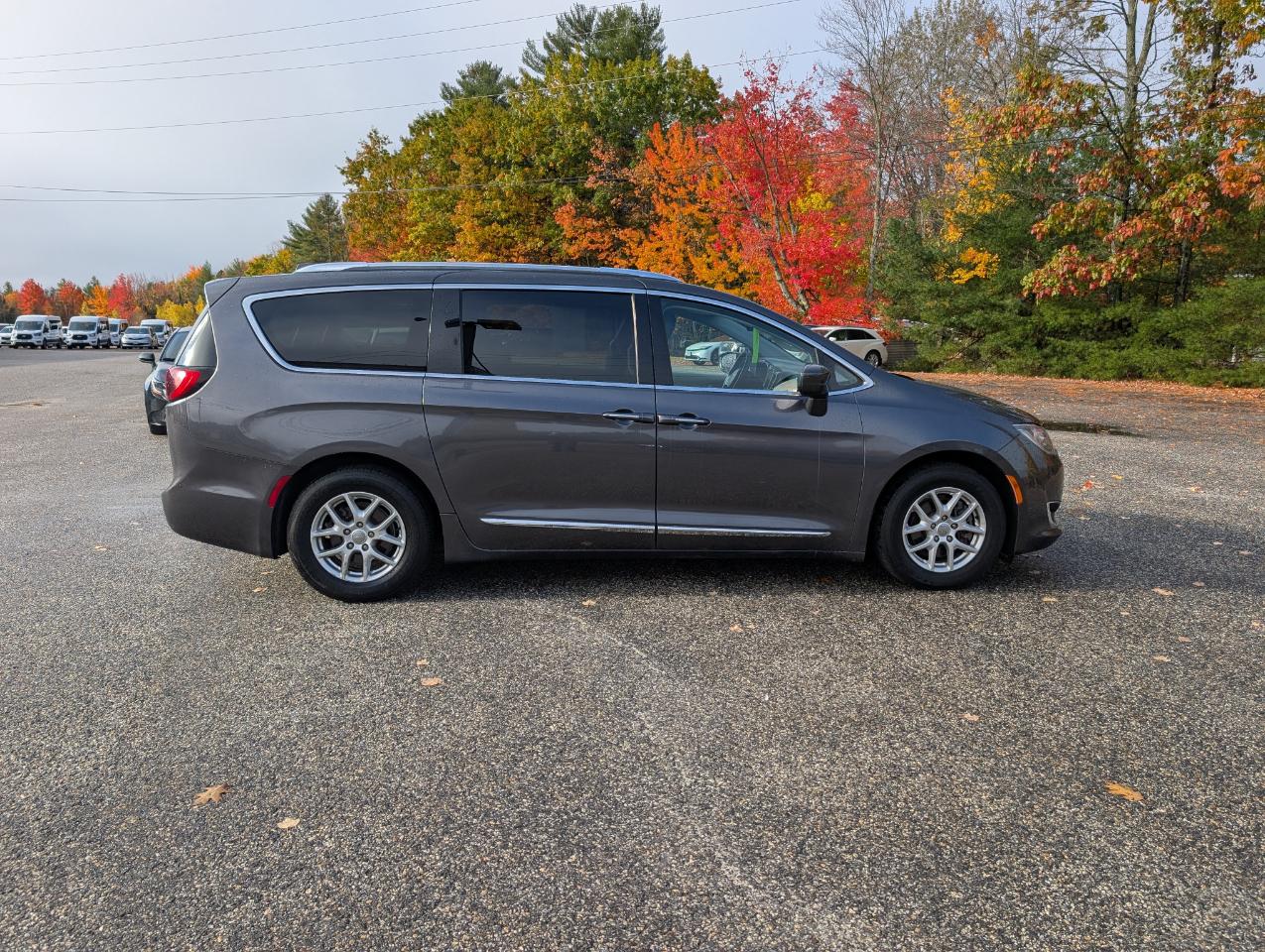 Chrysler Pacifica Touring L FWD 2020