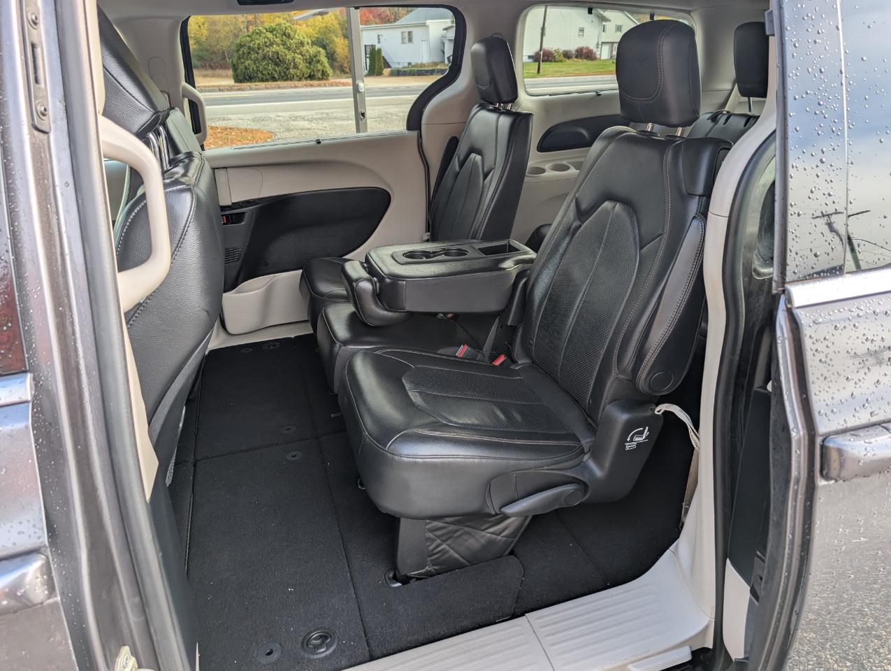 Chrysler Pacifica Touring L FWD 2020