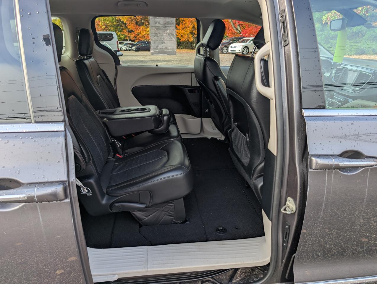 Chrysler Pacifica Touring L FWD 2020