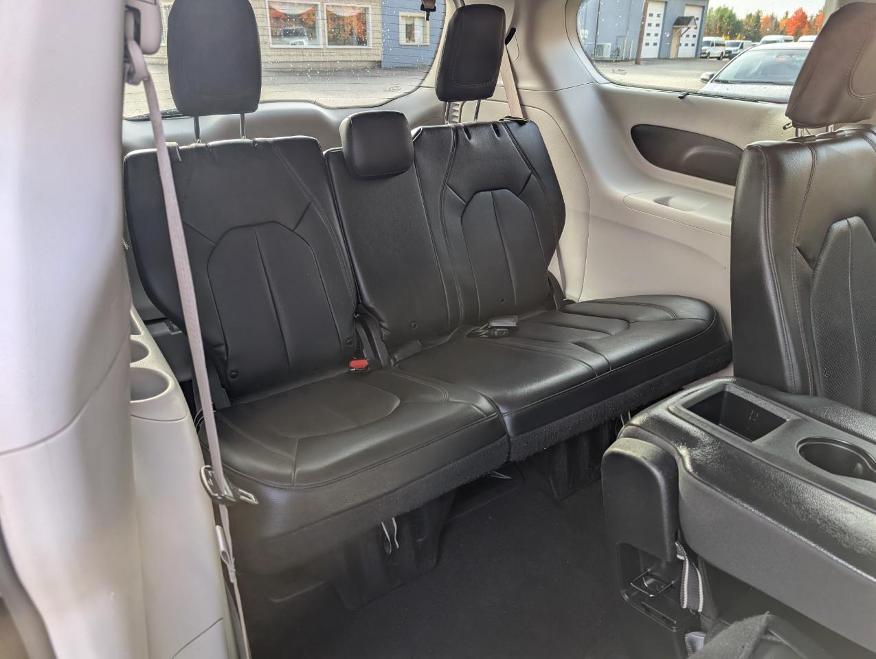 Chrysler Pacifica Touring L FWD 2020