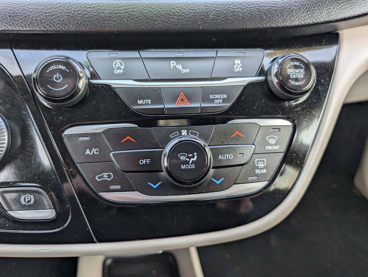 Chrysler Pacifica Touring L FWD 2020