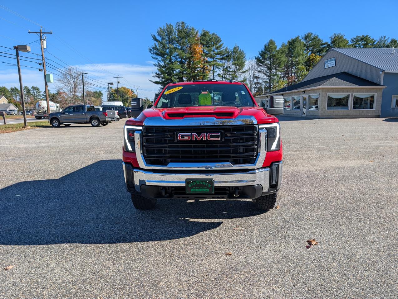 GMC Sierra 2500HD 4WD Reg Cab 142" Pro 2024