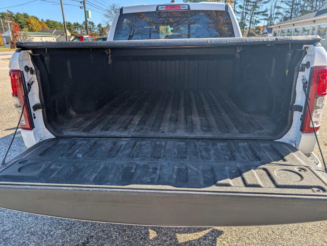 RAM 1500 Big Horn 4x4 Crew Cab 5'7" Box 2023