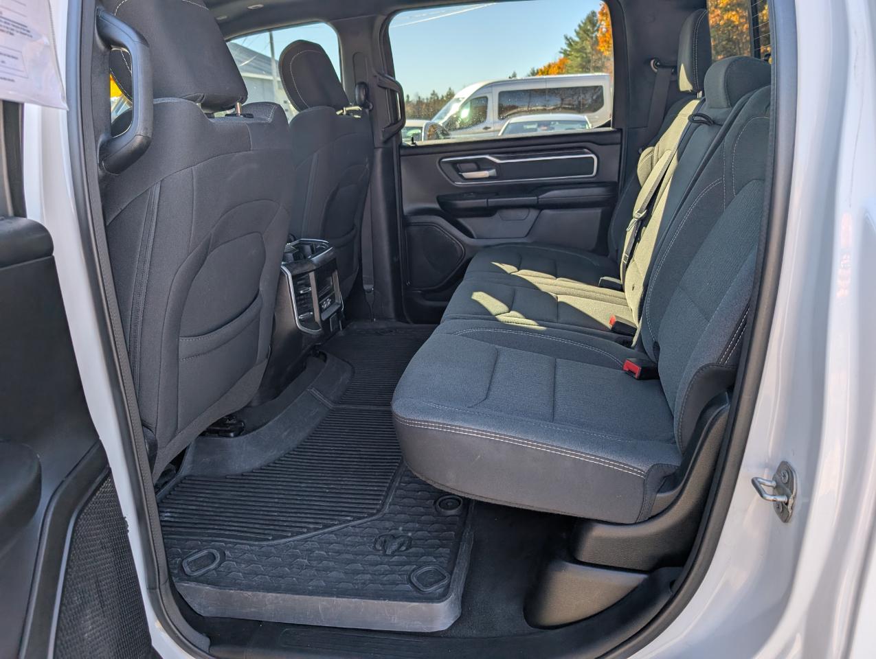 RAM 1500 Big Horn 4x4 Crew Cab 5'7" Box 2023