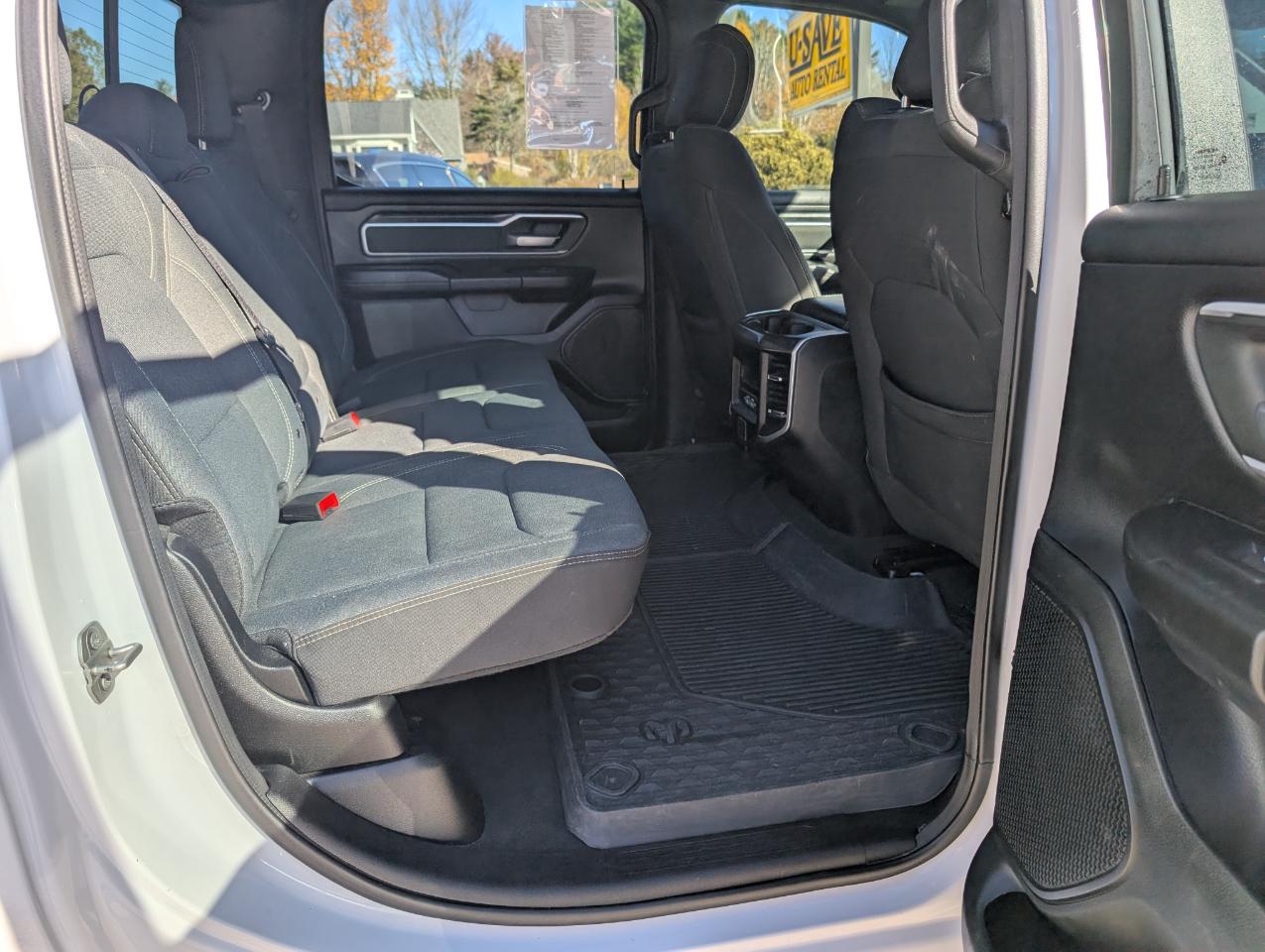 RAM 1500 Big Horn 4x4 Crew Cab 5'7" Box 2023
