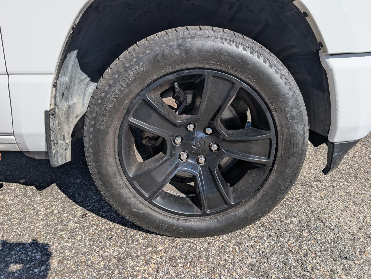 RAM 1500 Big Horn 4x4 Crew Cab 5'7" Box 2023