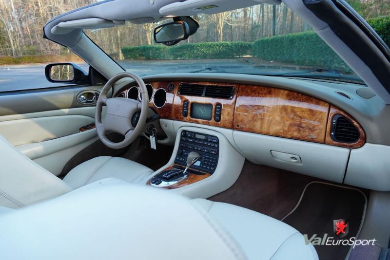Jaguar XK8  2006