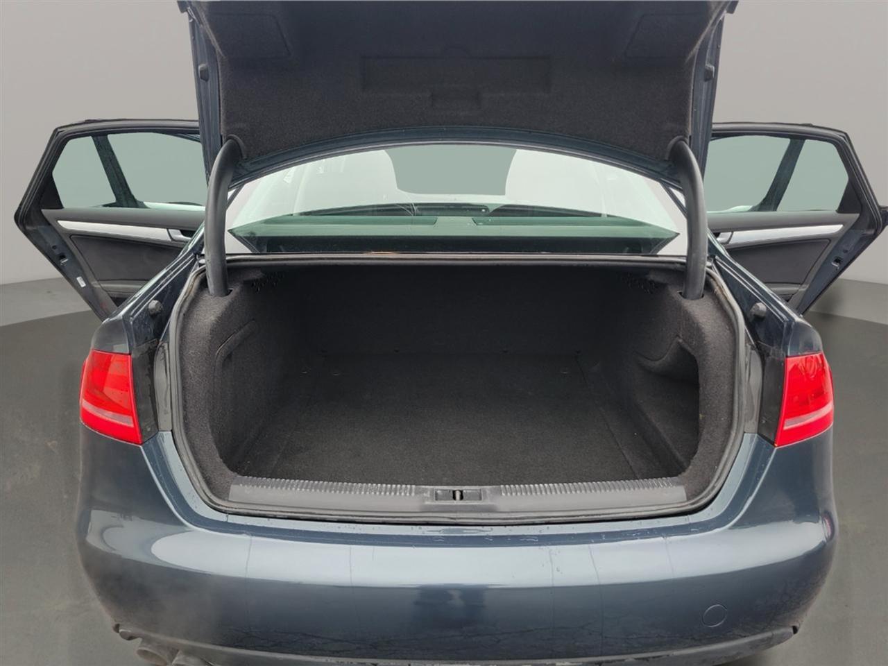 Audi A4 4dr Sdn CVT FrontTrak 2.0T Premium 2011