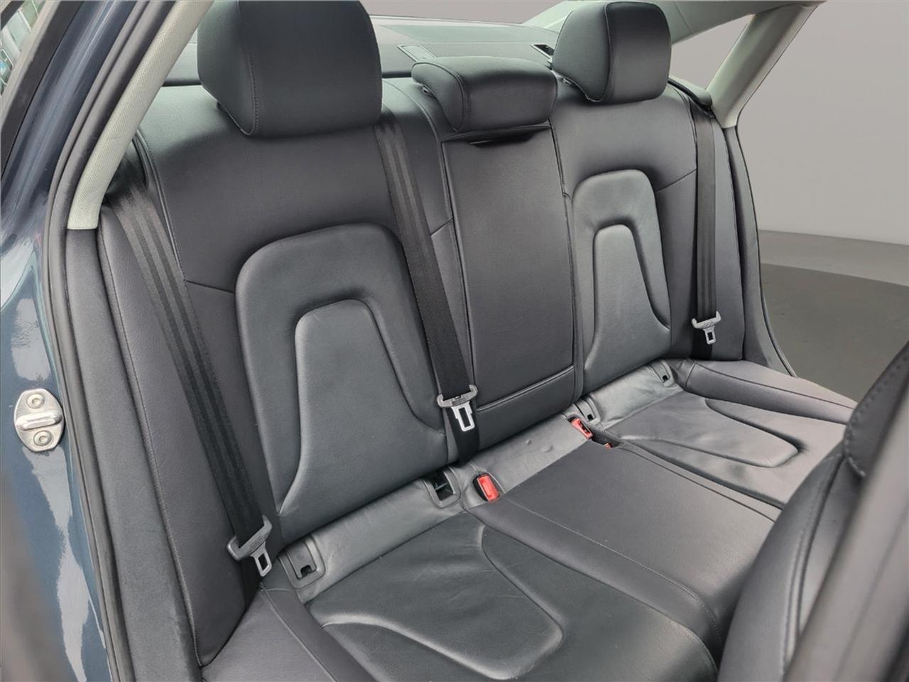 Audi A4 4dr Sdn CVT FrontTrak 2.0T Premium 2011