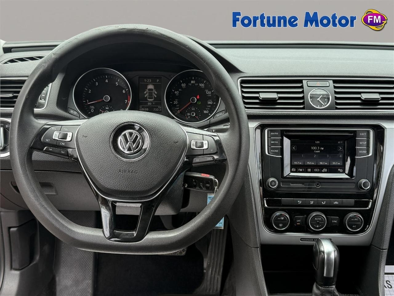 Volkswagen Passat 4dr Sdn 1.8T Auto S PZEV 2016