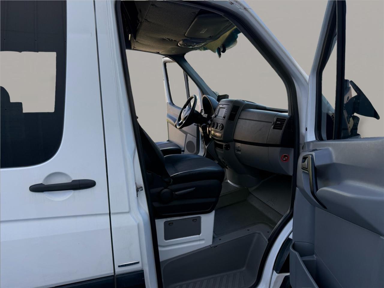 Mercedes-Benz Sprinter Passenger Van 2500 High Roof I4 170" RWD 2014