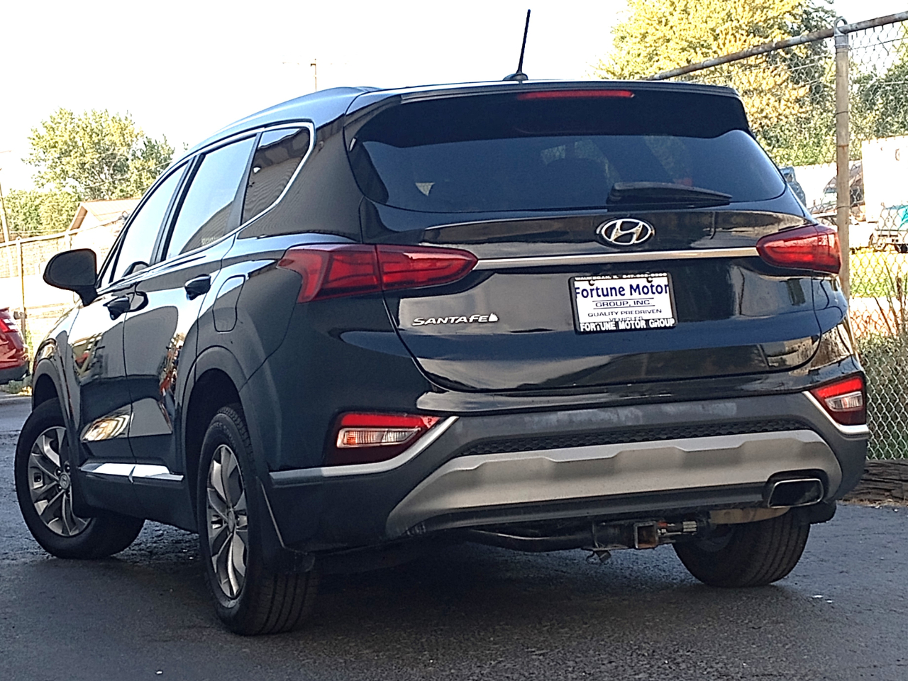 2020 Hyundai Santa Fe SE photo 3