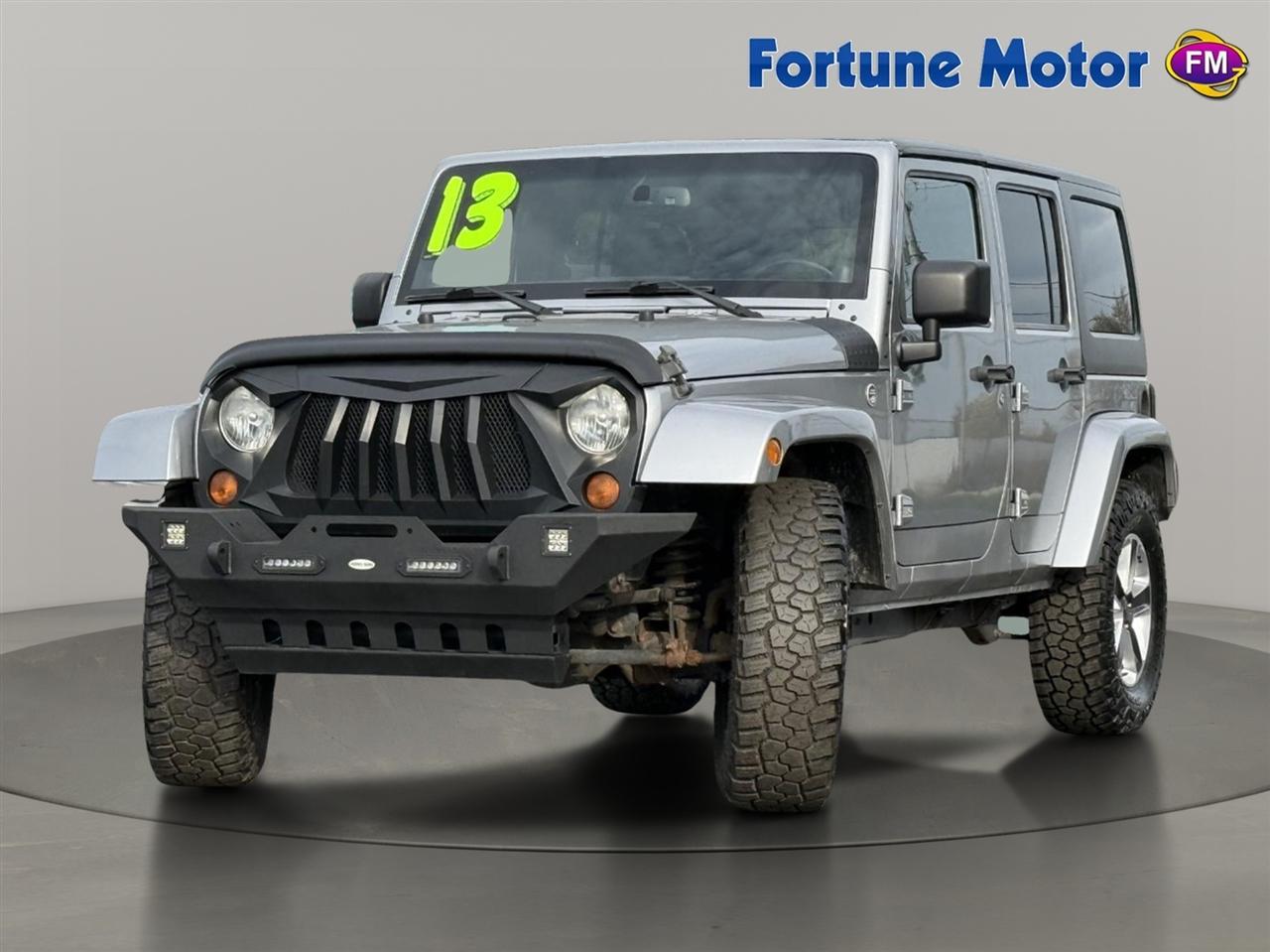 Jeep Wrangler Unlimited 4WD 4dr Sahara 2013