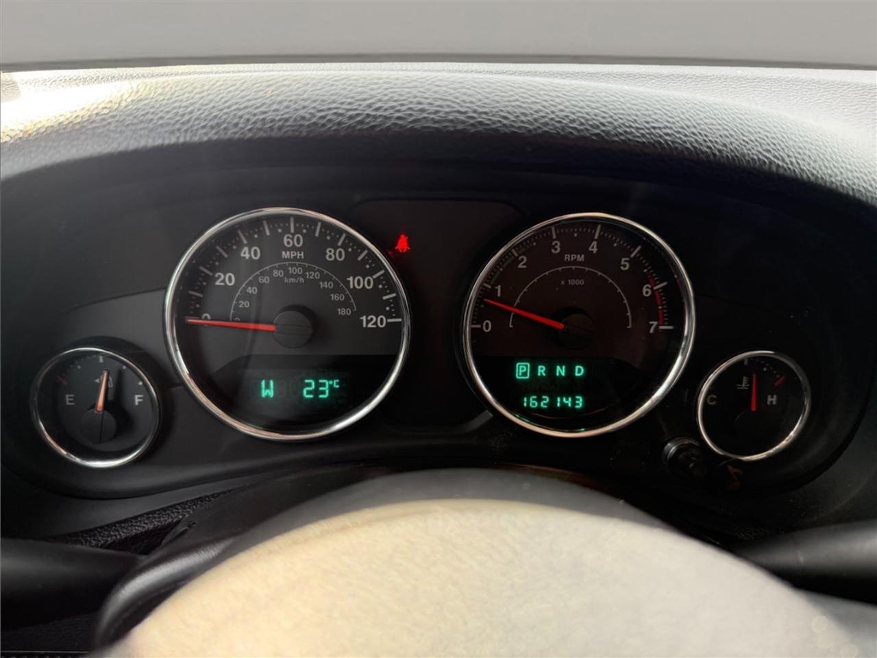 Jeep Wrangler Unlimited 4WD 4dr Sahara 2013