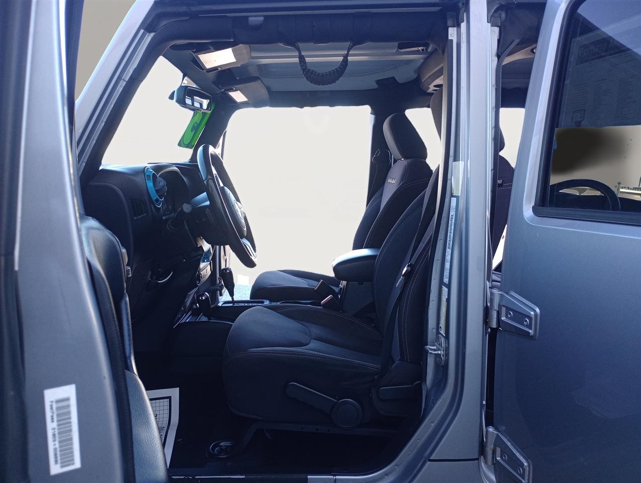 Jeep Wrangler Unlimited 4WD 4dr Sahara 2013