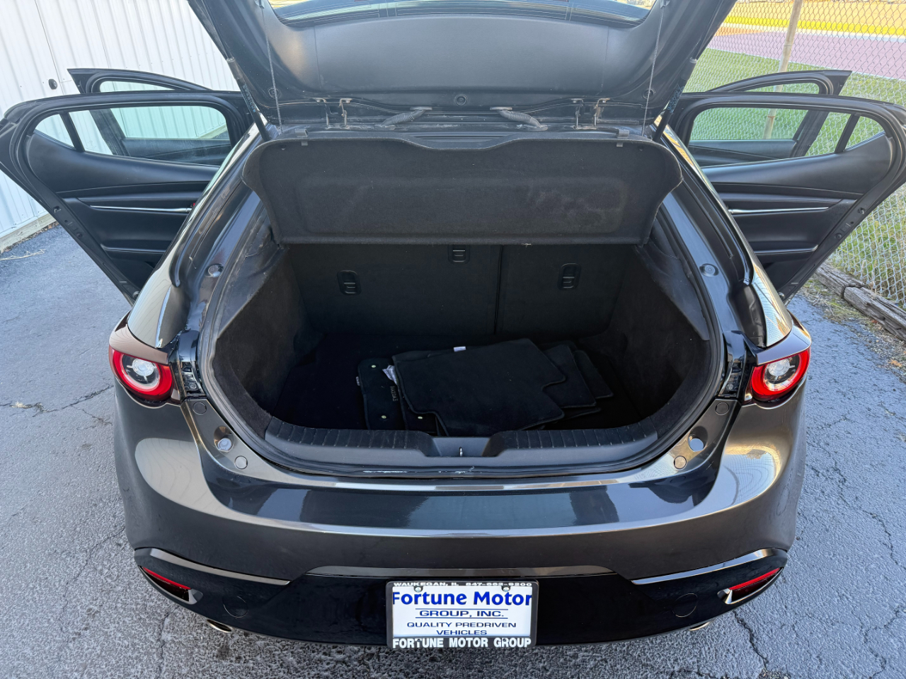 Mazda Mazda3 Hatchback Preferred Auto FWD 2022