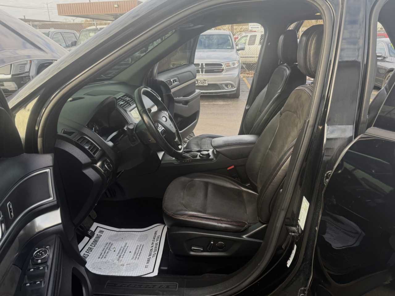 2018 Ford Explorer XLT photo 3