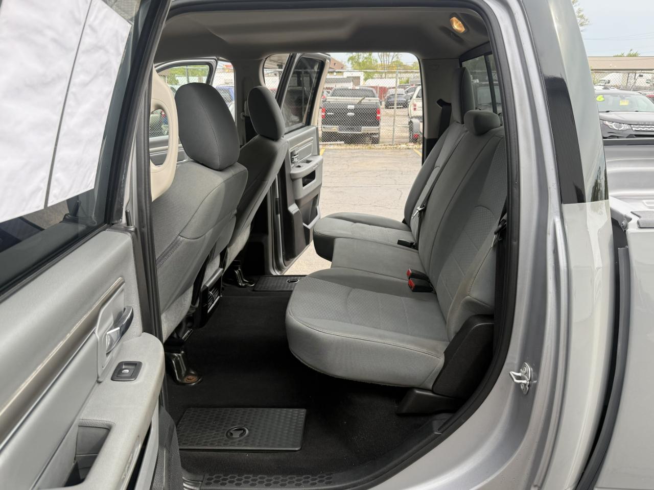 RAM 1500 Classic SLT 4x4 Crew Cab 6'4" Box 2020