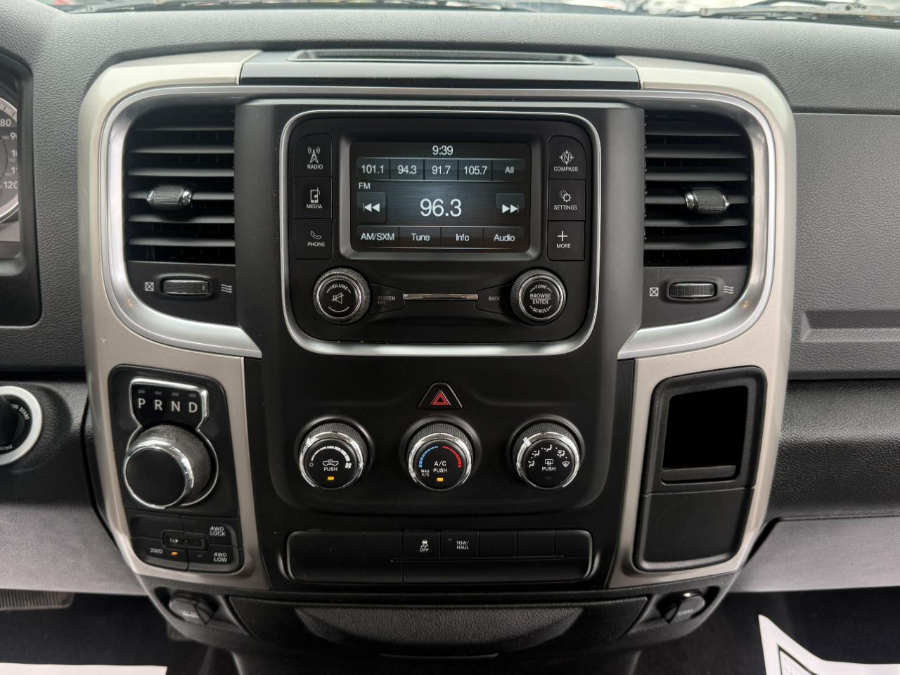 RAM 1500 Classic SLT 4x4 Crew Cab 6'4" Box 2020