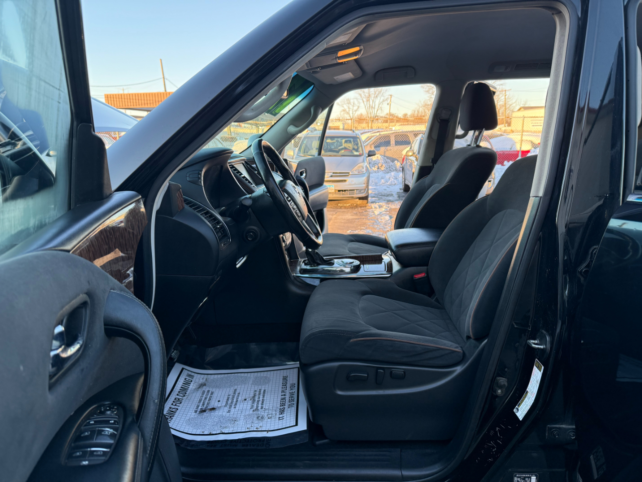 Nissan Armada 4x2 SV 2017