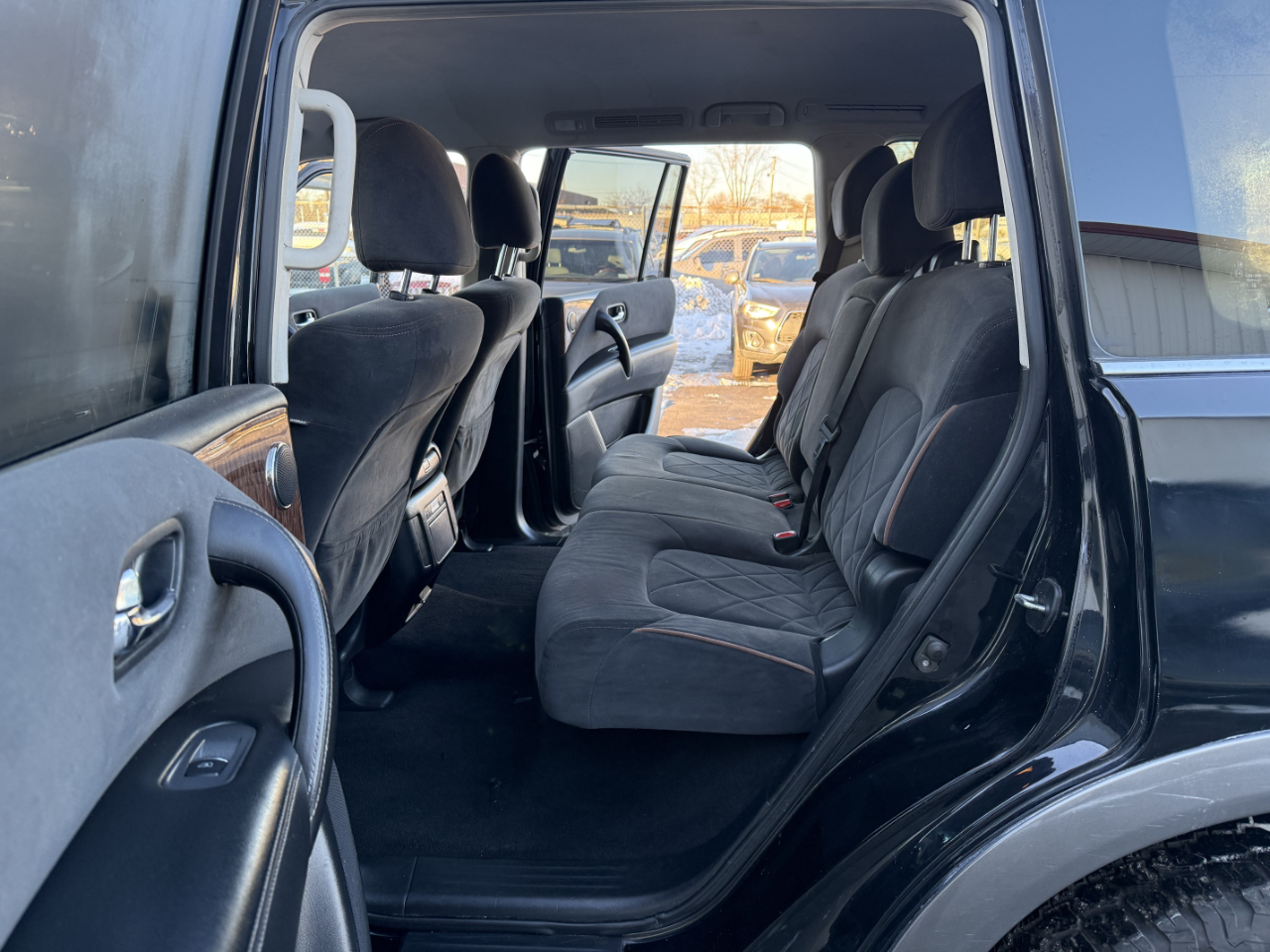 Nissan Armada 4x2 SV 2017