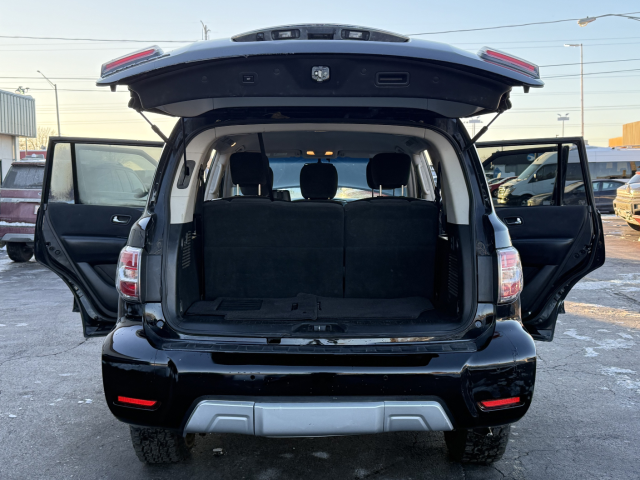 Nissan Armada 4x2 SV 2017