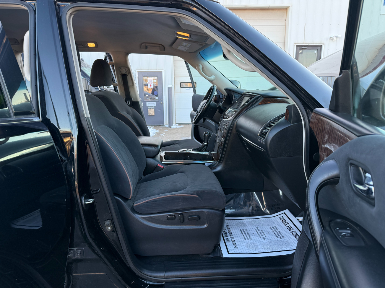 Nissan Armada 4x2 SV 2017