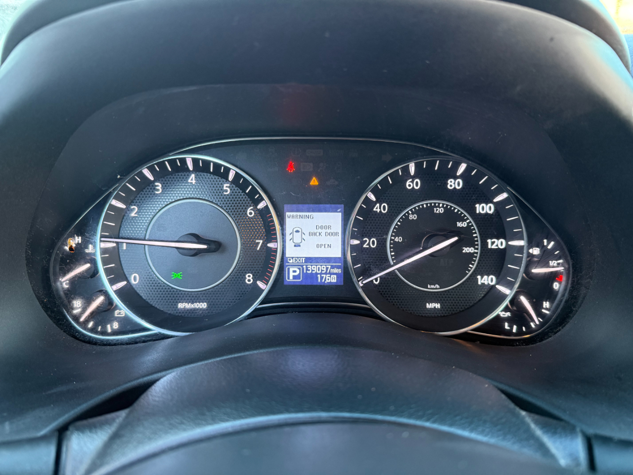 Nissan Armada 4x2 SV 2017